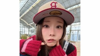 「可愛すぎて滅」重盛さと美 超ミニ丈コーデで“小学生みたい”にはしゃぐ姿が話題！舌ペロやユニークなポーズを披露し「きゅん♡」とファン歓喜