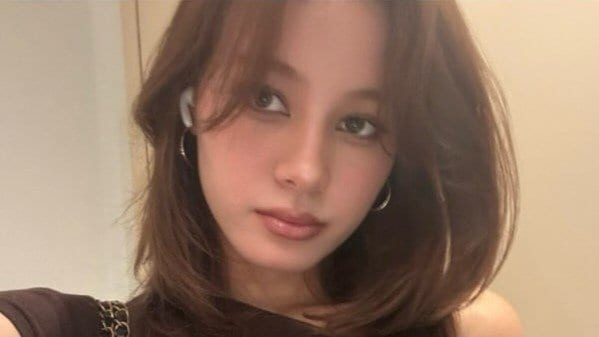 「スタイルが怪物級」NiziU・NINA “まるでアニメなくびれ”＆美腹筋を披露！鍛え抜かれた美ボディー際立つオフショットにファン絶賛