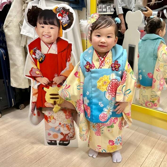 【画像5枚】ののちゃんと妹・ひーちゃんが“3歳同士の共演”！？で「そっくりすぎる」と反響！成長感じる“まるで双子”な七五三ショットを見る