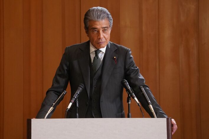 舘ひろしの“政策活動費すべて公開”にネット「カッコいい！」“総理”に