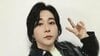 ミセス・大森元貴 “振り幅あるツッパリ姿”公開！黒い特攻服で鋭い眼光…夏期休暇中に公開した華やかなライブ衣装とギャップある姿に「ありがたき幸せ」