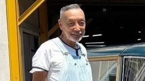 「希少車 最高～」テリー伊藤 新たに英国車を購入！タータンチェック柄や木製フレームなどクラシックな雰囲気漂う車に「最高にカッコいい」