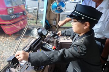 【鉄道マニアの小学生必見！】運転・洗車機・手洗い・ピット見学など貴重な体験がてんこ盛り！ふるさと寄附で東海地方唯一の路面電車「豊橋鉄道市内線」を満喫☆