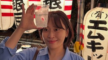 「爆食いさすが！」丸山礼 アツアツたこ焼き頬張り格闘する3コマ写真公開！お祭りで臨場感のあるブレたショットやにっこり表情のご機嫌な姿も