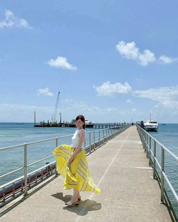 【画像6枚】「ちょっぴり大胆」皆藤愛子 レモン色のスカート揺れるマネージャー撮影の写真集オフショットを見る