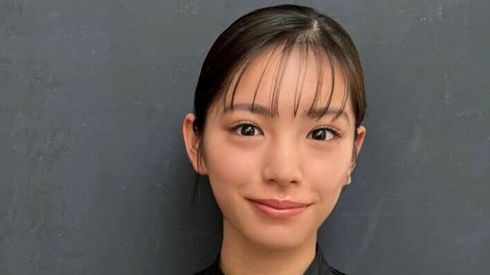 「合成じゃないの」當真あみ 虎との密着ショット公開！顔を近づけたにっこり笑顔のタイ満喫姿に驚きの声続々「迫力すごい！」「えっ大丈夫だった？」