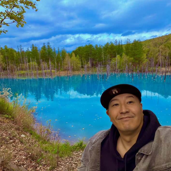 【画像6枚】チョコプラ長田 「合成にしか見えない」と話題の北海道での美しすぎる写真を見る