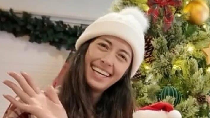 【画像25枚】「オシャレで統一感あって素敵」森泉が母と娘と一緒に自宅で豪華ツリーを飾り付けした様子を見る