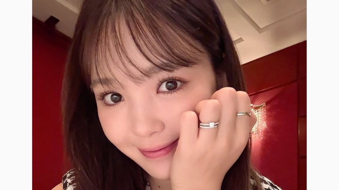 結婚2周年！藤田ニコル「帝国ホテルでお祝いディナー」指輪キラリ