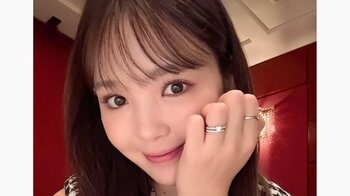 結婚2周年！藤田ニコル「帝国ホテルでお祝いディナー」指輪キラリショット公開 幸せあふれる笑顔に「式を挙げたホテルでって素敵」