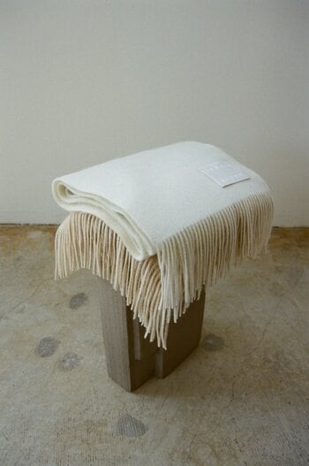 ピュアカシミヤブランド EDWARD BROWN〈エドワードブラウン〉　期間限定の直営店で2025年新作コレクションを展開