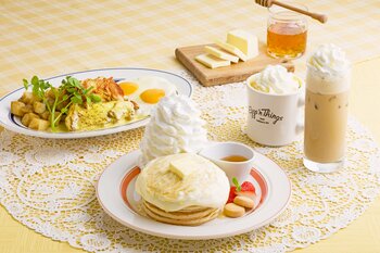 【Eggs ’n Things】とろけるバター×はちみつ、至福のメニューが登場！「ハニーバターミルクパンケーキ」「ハニーマスタードチキン＆エッグス」4月21日（火）～ 5月21日（木）