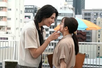 「きゃー！！」「そんな表情ずるいー」愛実（木村文乃）を追ってハグするカヲル（ラウール）にSNS絶叫！『愛の、がっこう。』