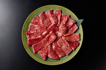 【滋賀・守山】近江牛一頭買いの真骨頂。「プロにおまかせ盛り合わせ」が2026年新グランドメニューの主役に。守山店限定「近江牛もつ鍋」と共に、生産者直送の鮮度を味わう新体験を提供開始。