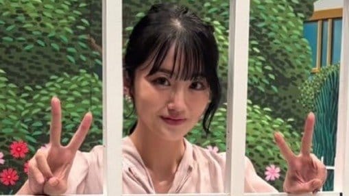 “可愛すぎる新喜劇女優”小寺真理「ダイエット終了」すらり引き締まった全身ショット公開！「見事なバランス美しい」「アスリートっぽく」