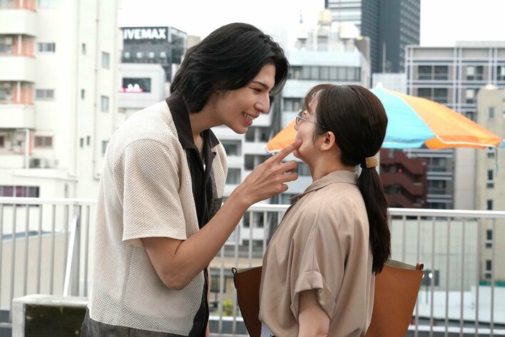「きゃー！！」「そんな表情ずるいー」愛実（木村文乃）を追ってハグするカヲル（ラウール）にSNS絶叫！『愛の、がっこう。』
