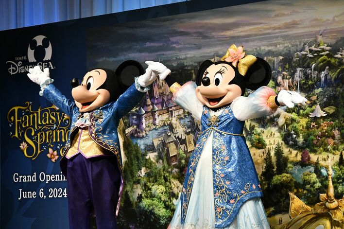 ミッキーマウスとミニーマウスの新衣装を初公開 東京ディズニーシーで4