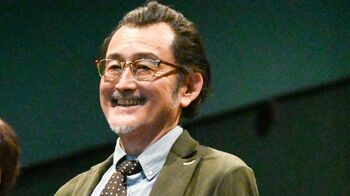 吉田鋼太郎「今まで自分がやってきた芝居は何だったっんだ」首コルセットで“自由な演技”を奪われ痛感