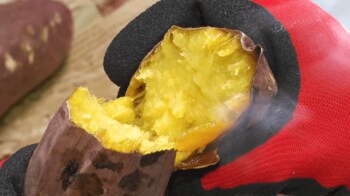 １日で10万円の売上も！フェラーリで販売する焼きいも店 人気のワケ