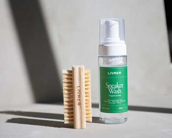 洗濯ブラザーズが手がけるランドリーブランド『LIVRER(リブレ)』から「スニーカーウォッシュ・スニーカーブラシ」が2026年2月20日に同時発売。ー プロクリーニング発想のスニーカー専用洗剤 ー
