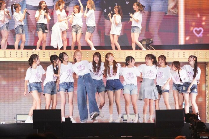 高橋みなみ・指原莉乃・小嶋陽菜ら“アイドル復活”も衣装が外れる