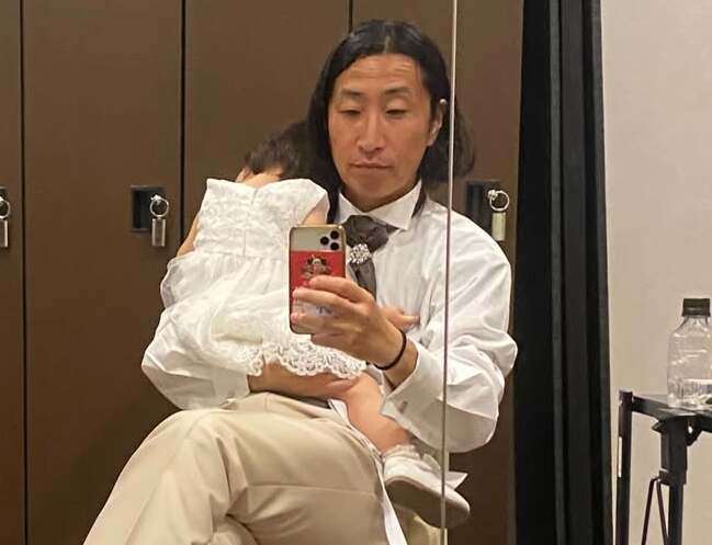 カッコいい！」雰囲気一変！？ゆってぃ(49) 1歳娘との“パパの顔