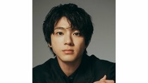 山田裕貴 夫婦旅行のカリブ海ダイビングの様子公開！「ジンベエザメ15匹に囲まれ」迫力満点“貴重”な瞬間に「圧巻」「めっちゃ近い」