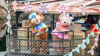 【必見！】ダッフィーたちが20周年衣装に身を包み登場する水上グリーティングを大公開！幸せいっぱいのカラフルな世界観にうっとり♪