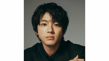 山田裕貴 夫婦旅行のカリブ海ダイビングの様子公開！「ジンベエザメ15匹に囲まれ」迫力満点“貴重”な瞬間に「圧巻」「めっちゃ近い」