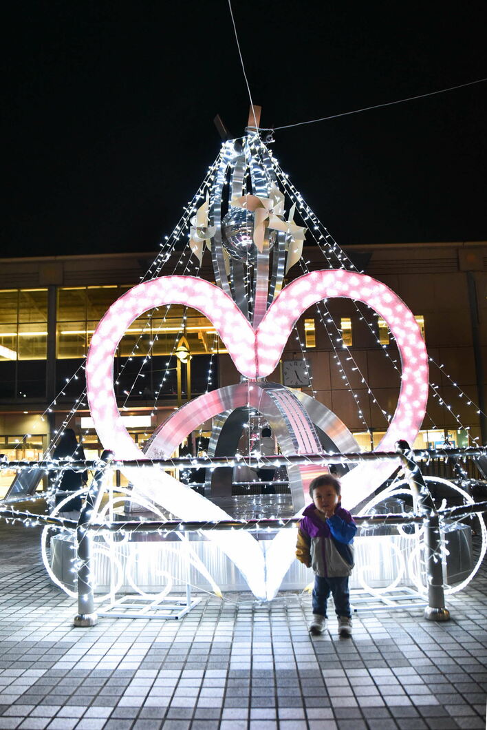 阪急・能勢電鉄 川西能勢口駅前が光の楽園に / 兵庫県川西市