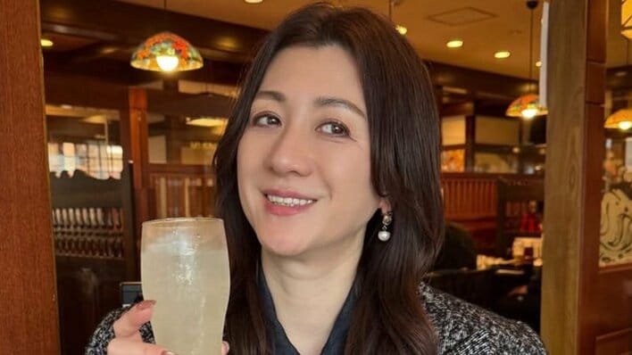 野々村友紀子 海を一望する絶景レストランで優雅なランチショット公開！おしゃれなパスタも堪能し大満足も水面を跳ねる大量の魚に驚き！？