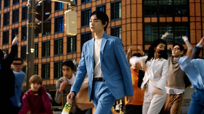 90s Burberrys 紺ブレ ダブル 金ボタン シティボーイ 菅田将暉系 菅田将暉「ちょっと疲れてきたな」と感じたときの気分転換法「意外と