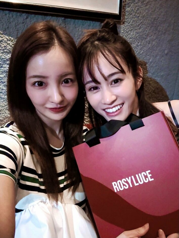 AKB48前田敦子　板野友美　他ブルーポスター 616gqBIRJyL._UF350,350_QL50_.jpg