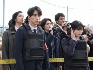 人質になった安藤（緒形直人）が立てこもり犯に撃たれ…今泉（福士蒼汰）はメディアと協力して事件を解決に導く！＜『東京P.D.』最終話完全版＞