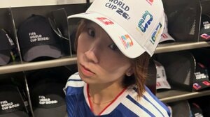 「バッグの癖がw」高橋成美 W杯現地観戦時の所持品が“存在感抜群”と反響！日本代表を応援する笑顔に「宇宙一のパワーを」「勝利の女神」