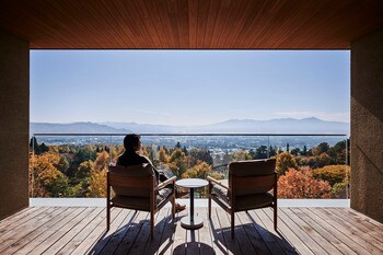 長野ワインと美食に浸る秋の旅を。「THE HIRAMATSU 軽井沢 御代田」で10月2日から10月9日まで「信州ワインウィーク」を開催。