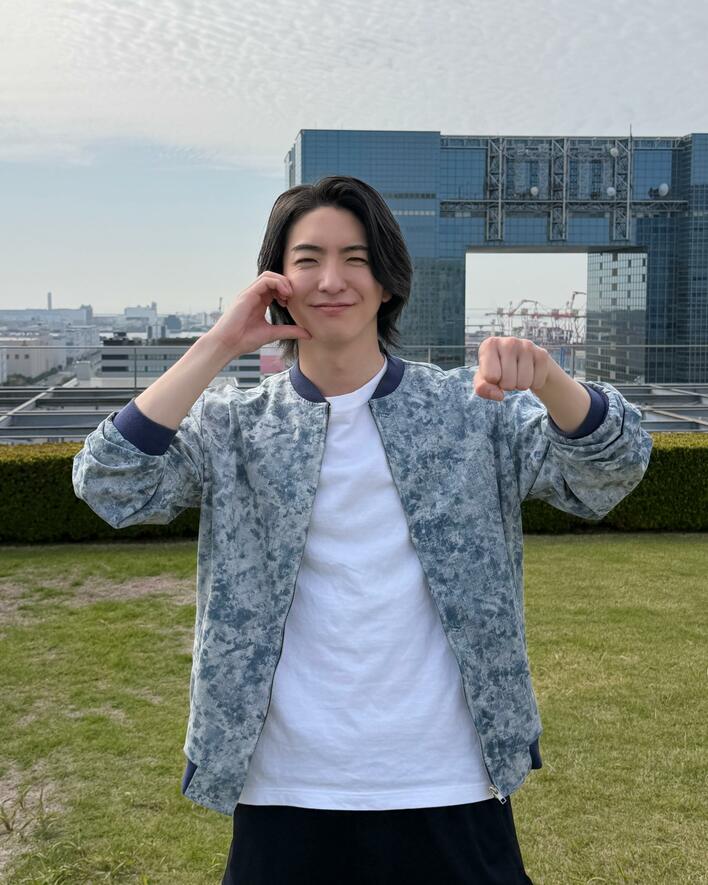 綱啓永＆前田公輝の“あざとかわいいショット”に「鏡越しはメロい