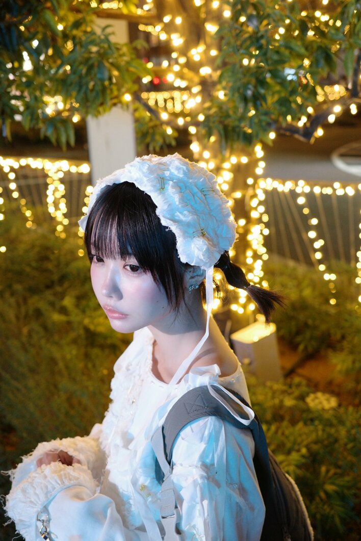 天使が舞い降りた」あのちゃん ミニ丈ワンピで美脚際立つコーデ披露