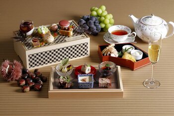 【大阪マリオット都ホテル】ほっくりと甘い和栗と瑞々しい葡萄が織りなす、秋の実りを贅沢に味わうアフタヌーンティーが登場