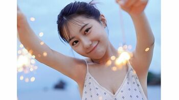 田中美久 　デコルテ部分大きく開いたキャミワンピで花火ショットを公開！「夏が苦手な私でもすこし好きだったかも」