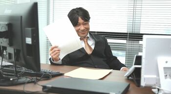 「不気味に笑う」って英語で言えますか？【金ため英会話】