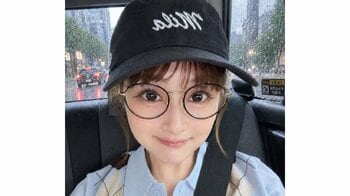 鈴木奈々 実兄が広々自宅のソファで寝転がる姿を公開！白を基調とした“モデルハウス級”の洗練空間に「センスいい」「すごい豪邸」
