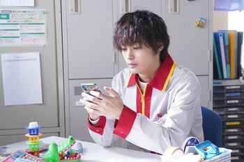 紅葉（神尾楓珠）は高校時代の友人からナンパに誘われるが…『いちばんすきな花』第5話予告