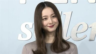 隣で呑みたい」佐々木希 地元秋田での日本酒飲み比べショット公開