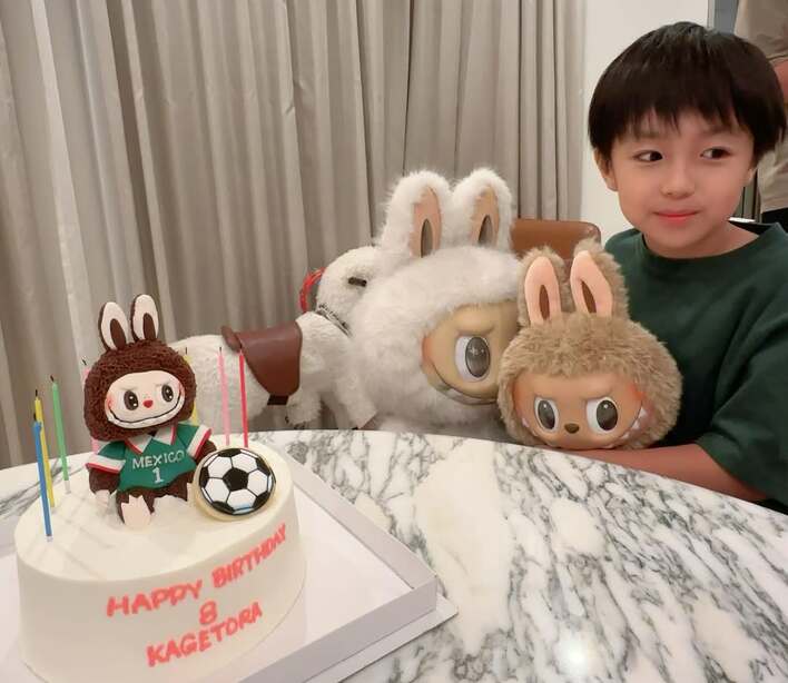 川崎希「ラブブ」ケーキで長男の誕生日を祝福！特大ぬいぐるみや自作