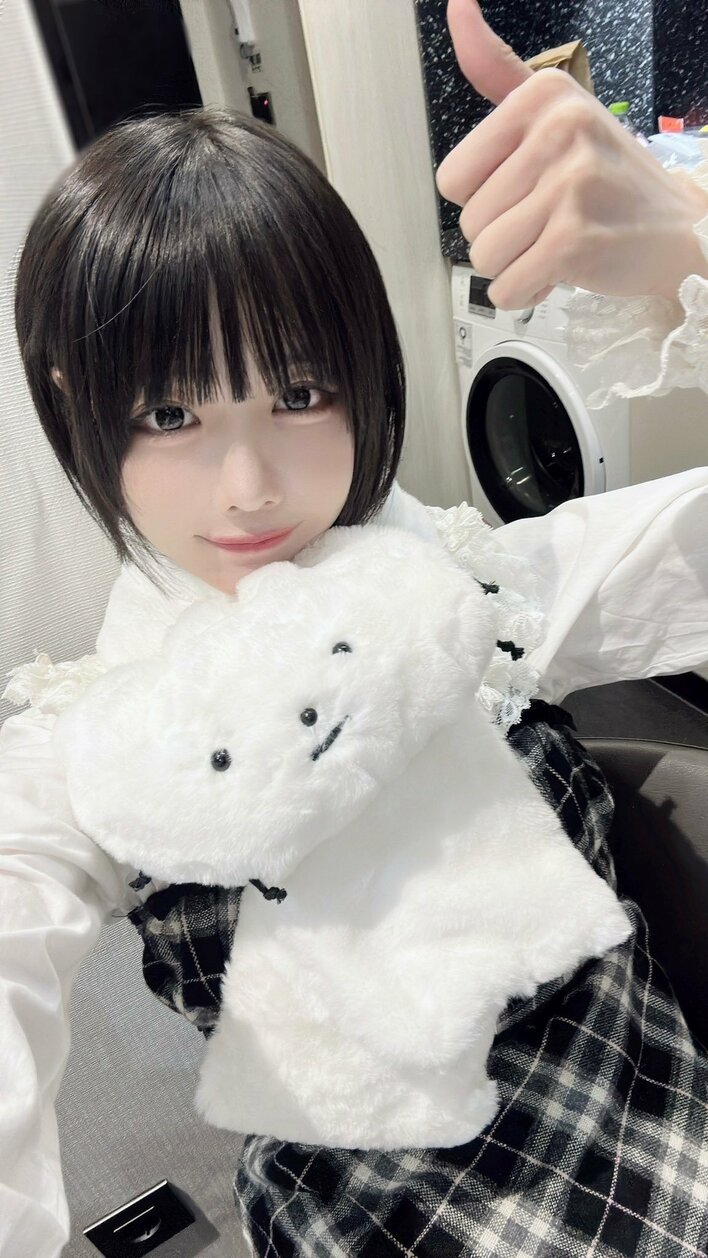 天才か！？」あのちゃん 1日で作った“プロ級”手作りマフラー披露