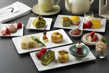 【東京ステーションホテル】美しい季節を丸の内で謳歌する、優雅なマルノウチジカン 桜と抹茶のアフタヌーンティー
