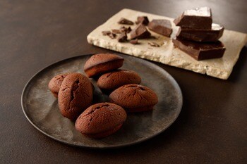 【チーズガーデン】チーズのコクと濃厚なチョコレートが織りなすリッチな冬フレーバー　ふっくらしっとり食感と深みある味わい『ショコラフィナンシェ』発売