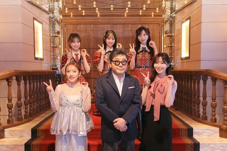 秋元康「最後まで迷っていたのが前⽥敦⼦・⼤島優⼦」20周年公演OG出演の舞台裏を語る 指原莉乃にAKB48楽曲の歌詞オファーも