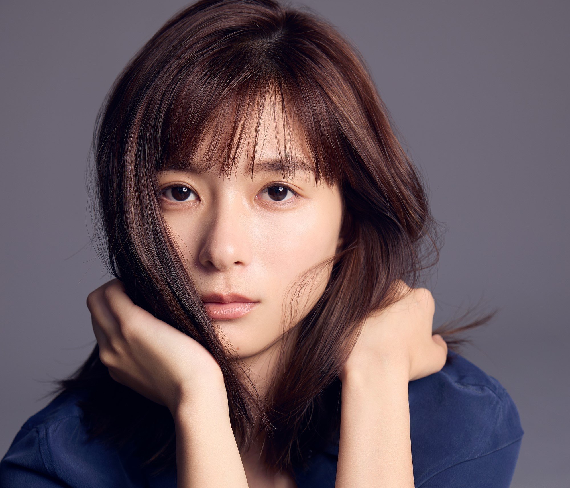 芳根京子 母と離れウクライナから再来日した幼い姉弟に「安心して眠れるだけでも」4年間のナレーションで感じた特別な思い